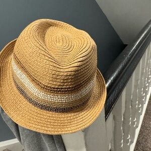 Kids (boys) straw Fedora Hat in Tan with Accent Stripe